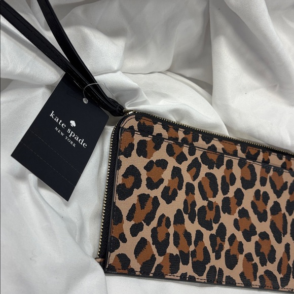 Kate Spade Lucy spotted leopard leather med zip wristlet wallet purse NwT - Picture 3 of 13